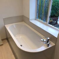 Rounded corner bath install